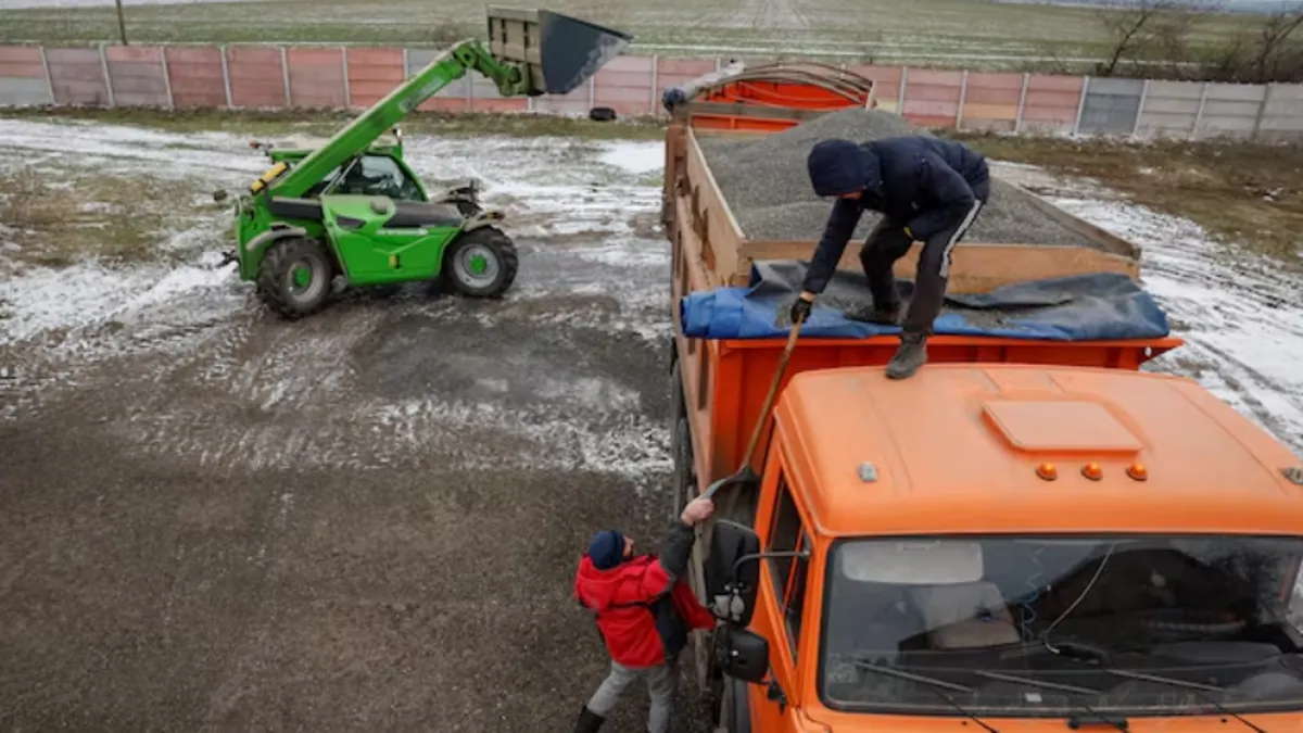 Ukraine's grain exports are restricted, and grain stocks have reached a record high
